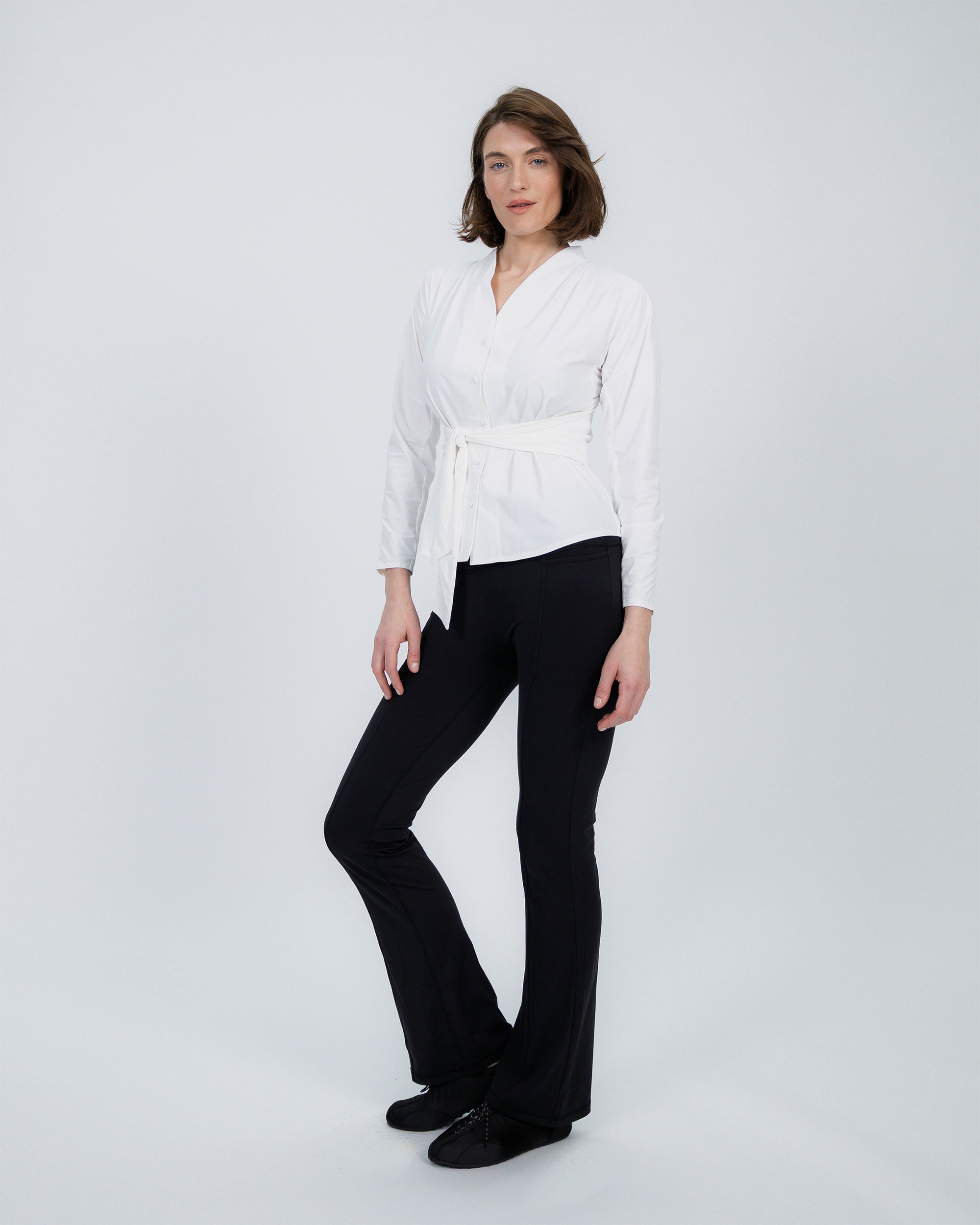 Travel Shirt with Adjustable Backpack white