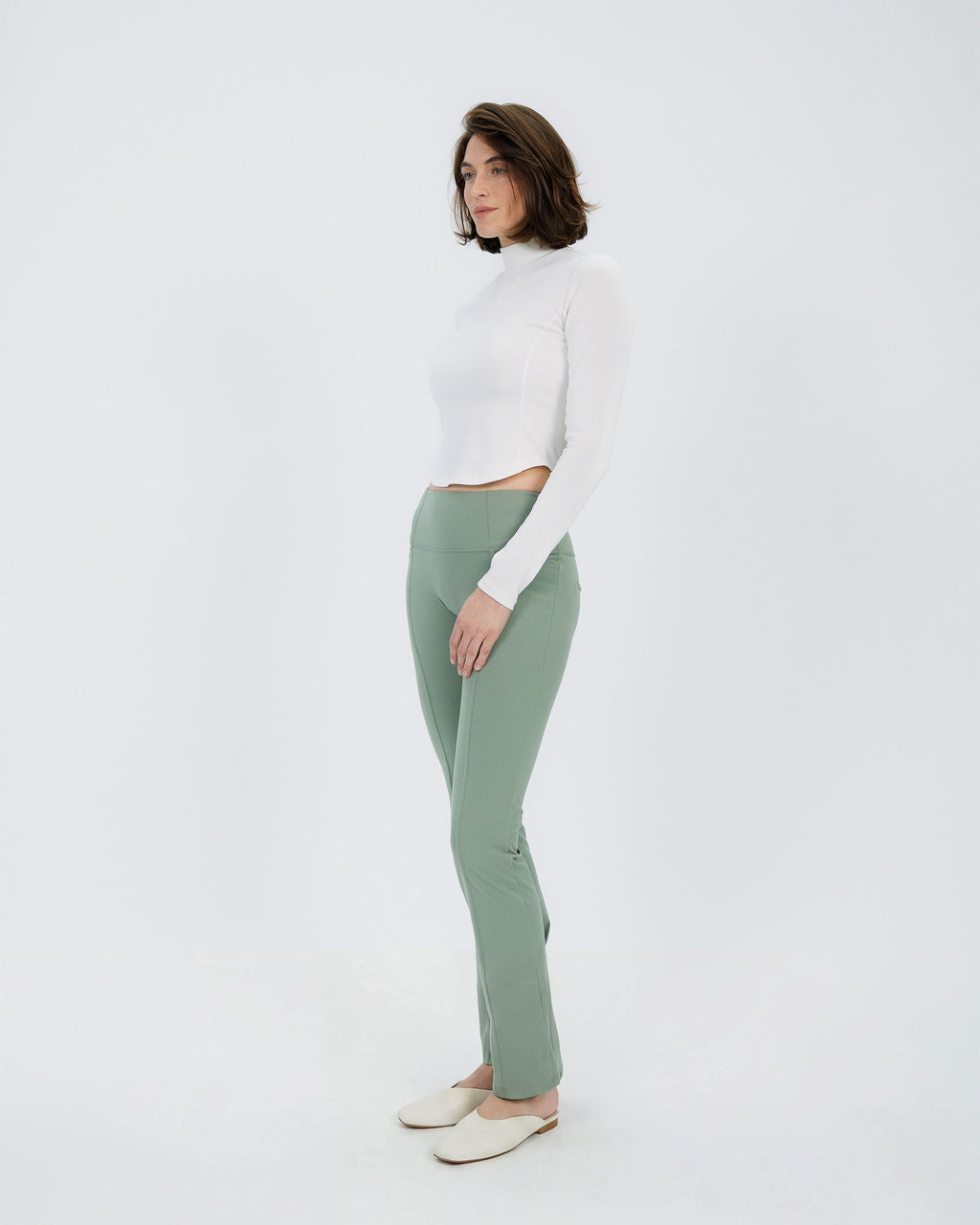 Active Sculpting Turtleneck white