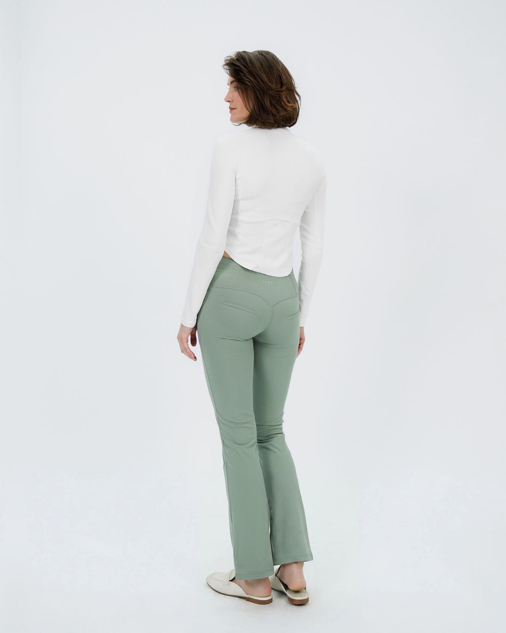 Active Sculpting Turtleneck white